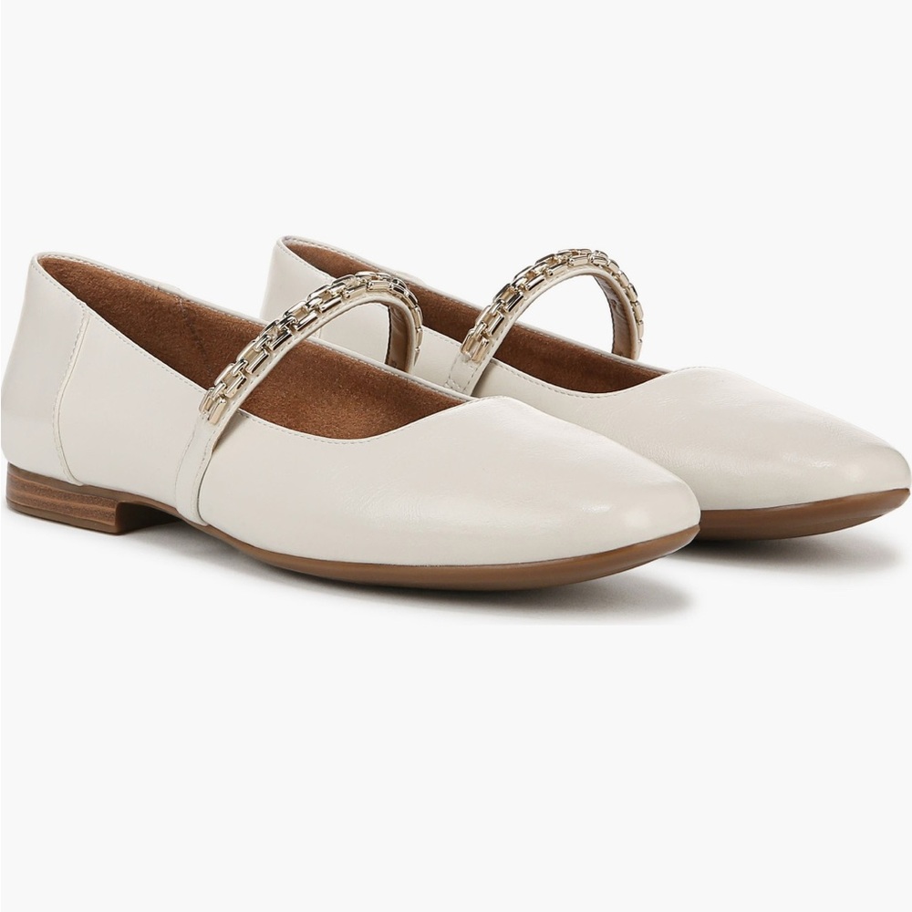 Naturalizer Cream Flats with Chain Detail